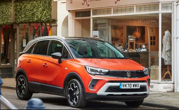 Оценка на удовлетвореността на собствениците: 88,25%

Компактният кросоувър е оценен добре заради ефикасните си експлоатационни разходи благодарение на 1,2-литровите си трицилиндрови бензинови двигатели. Те показват впечатляващ разход на гориво. Ниски са и разходите за обслужване. 

Други области, в които се отличи този Opel, включват надеждност и качество. Багажното пространство, гъвкавостта на седалките и функциите, подходящи за деца, също бяха оценени високо сред шофьорите. Цената обаче не е силна страна, а резултатите от безопасността оставиха леки съмнения.